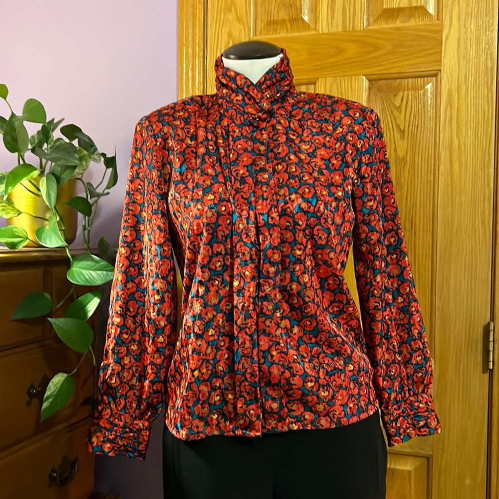 DIVERSITY 🌟 High Neck Blouse, Petite Vintage Floral Print, poppy red orange